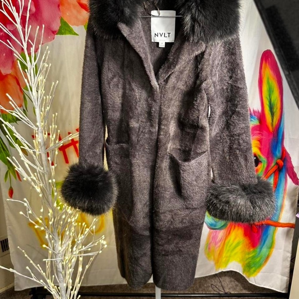 W86. NVLT grey faux fur coat with hood and pockets. Size S